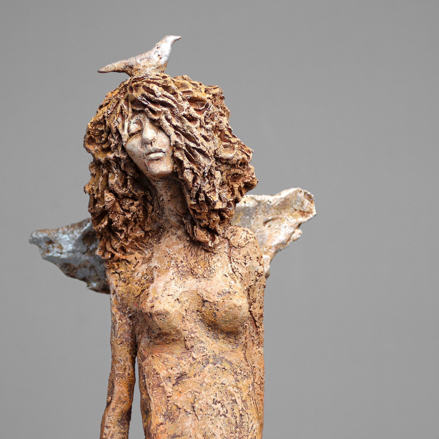 Ptaszek w anielskim otoczeniu